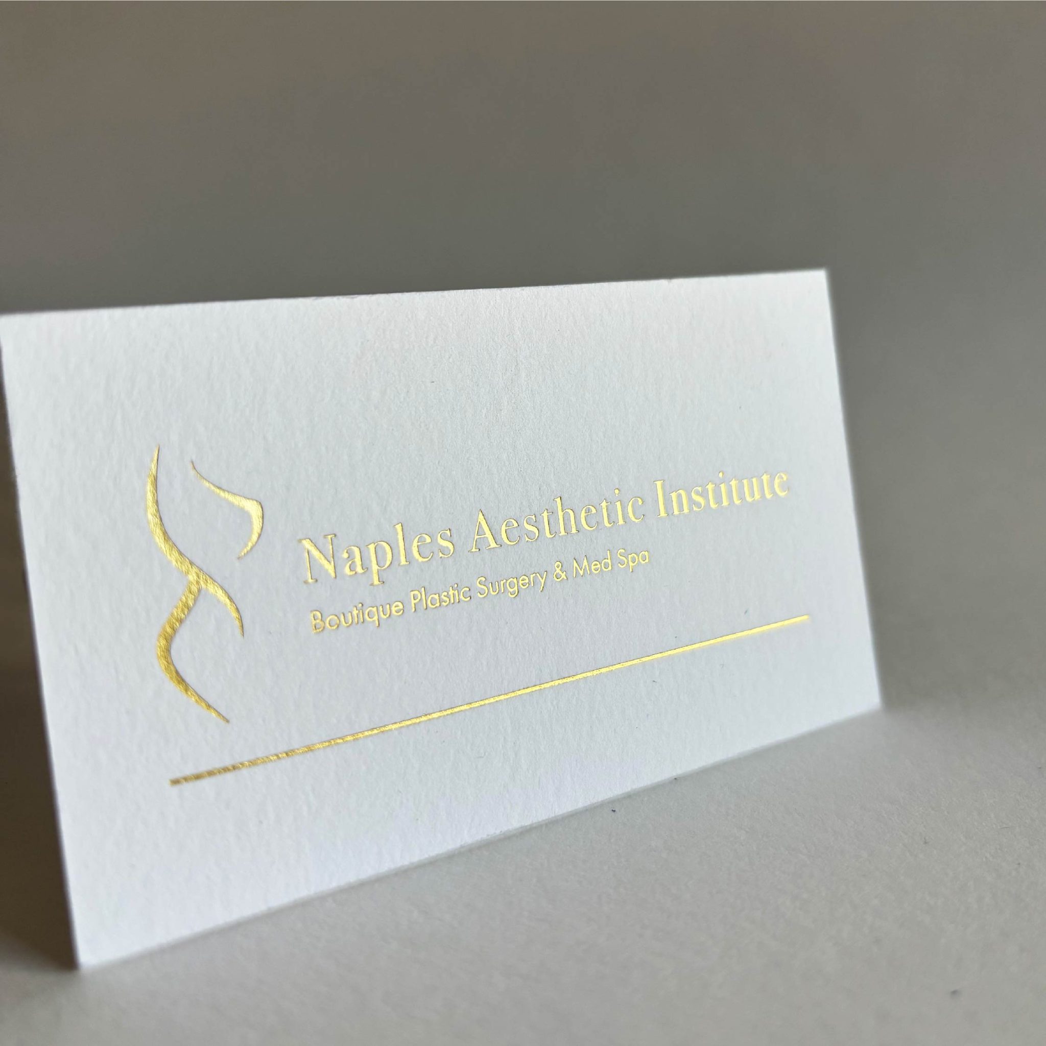 gold-foil-stamped-business-card